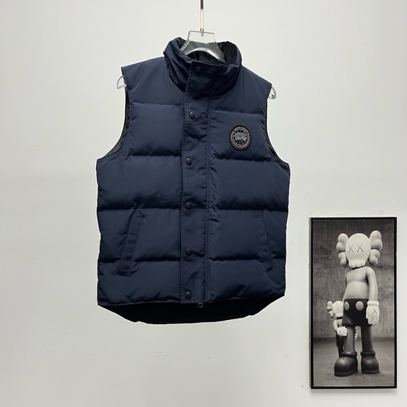 Canada Goose Navy Blue Puffer Vest - Picture 1 of 5